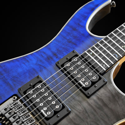 Cyclone P7 XS Blue/Black, pickups close-up detail